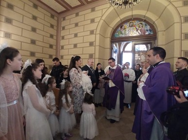 /A/2024/3/C/Biskup Šaško krstio šesto dijete obitelji Brabenec2024 (6).jpeg