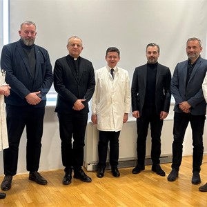 Susret rektora Tanjića, prorektora Mišetića, dekana Karlovića i prodekana Peitla s predstavnicima KB "Sveti Duh"