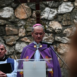 Nagovor nadbiskupa Kutleše na kraju pobožnosti Križnoga puta na Ksaveru