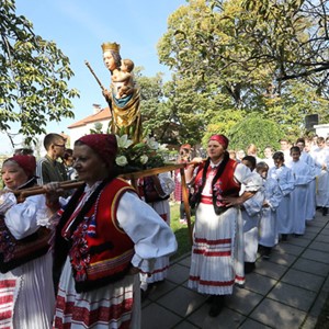 Kardinal Bozanić predvodio u Stenjevcu proslavu 685. obljetnice prvog spomena župe i 250. obljetnice posvete župne crkve