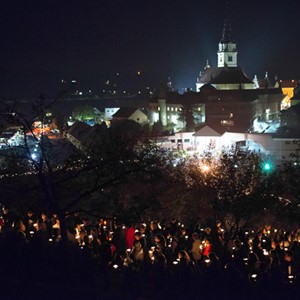 Služba svjetla i procesija sa svijećama na bistričkoj kalvariji