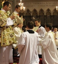 Kardinal Bozanić zaredio dvanaest novih đakona