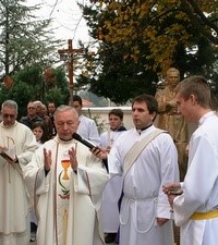 Blagoslovljen kip bl. Ivana Merza u Stenjevcu
