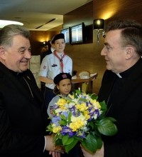 Papin izaslanik kardinal Bozanić stigao u Prag