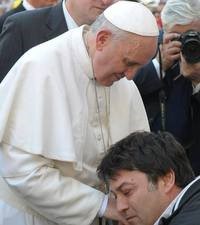 Papa: Molitva i konkretno služenje bližnjemu idu zajedno