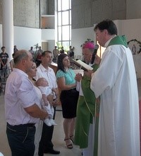 Biskup Pozaić krstio peto dijete obitelji Nikolić