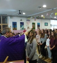Predstavljanje prvopričesnika i krizmanika župnoj zajednici na Trnjanskoj Savici
