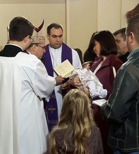 Kardinal Bozanić krstio deseto dijete obitelji Tretinjak