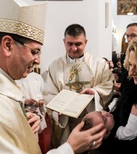 Biskup Šaško krstio sedmo dijete obitelji Radelić