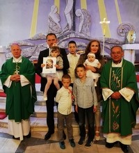 Biskup Gorski krstio Lenu, peto dijete obitelji Lončar