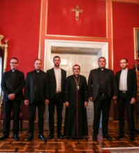 Kardinal Bozanić uručio dekrete ovogodišnjim đakonima