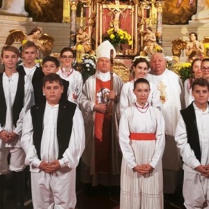 Biskup Pozaić predvodio misu Zahvalnicu u župi sv. Jelene Križarice u Zaboku