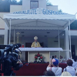 Biskup Šaško u Maclju: 