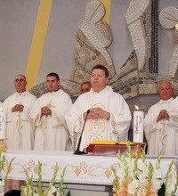 „Ti nas, Marijo, posvećuj za nebo!“