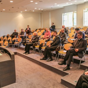 Sastanak kardinala Bozanića sa župnicima i župnim upraviteljima u potresu stradalih župa