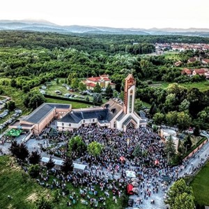 Biskup Šaško predvodio proslavu Antunova i završetak Godine Župe u Sesvetskim Selima 