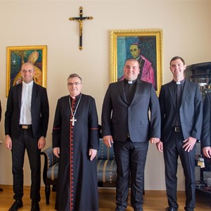 Kardinal Bozanić povjerio službe ovogodišnjim mladomisnicima