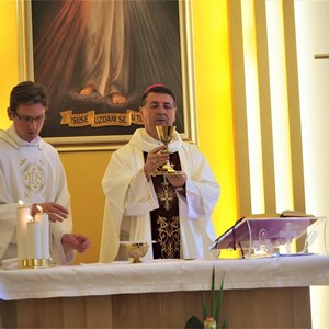 Blagoslov kapelice „Božjeg milosrđa“ u Ženskoj općoj gimnaziji sestara milosrdnica