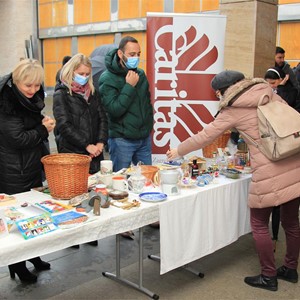 Povodom svjetskog dana siromaha Caritas organizirao prikupljanje hrane za svoju socijalnu samoposlugu