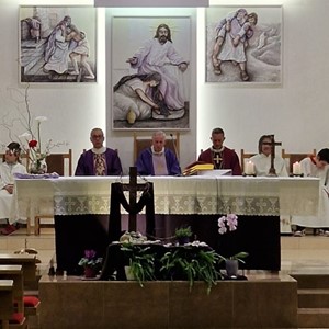 Misno slavlje za žrtve stradanja u potresu i tsunamiju u Fukushimi 2011.