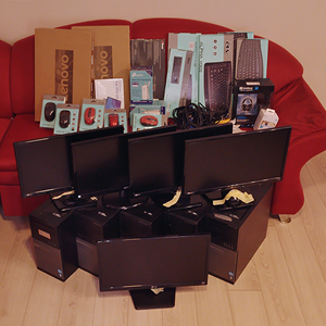 Učenici XV. gimnazije donirali informatičku opremu Caritasovoj Kući Emaus