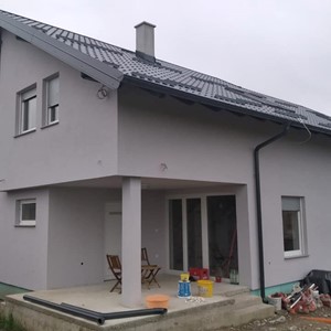 Župa Svih Svetih u Sesvetama izgradila kuću obitelji sa šestero djece u Petrinji