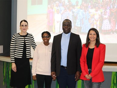 /A/2024/10/E/Humanitarna akcija OŠ Matije Gupca za djevojčice Benina2024 (6).JPG