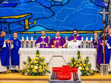 /A/2024/11/A/U Karlovcu proslavljena misa za sve župljane preminule u protekloj godini2024 (4).JPG