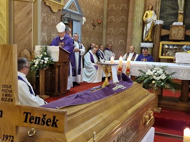 /A/2024/11/C/Sprovod vlč. Stjepana Tenšeka (12).jpg