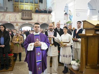 /A/2024/12/A/Biskup Gorski blagoslovio obnovljenu župnu crkvu u Donjoj Stubici (13).JPG