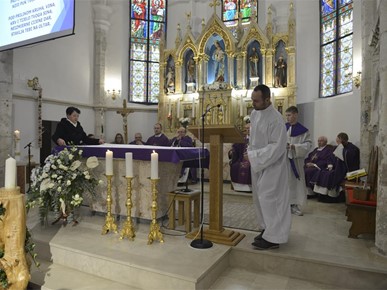 /A/2024/12/A/Biskup Gorski blagoslovio obnovljenu župnu crkvu u Donjoj Stubici (14).JPG