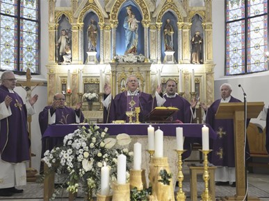 /A/2024/12/A/Biskup Gorski blagoslovio obnovljenu župnu crkvu u Donjoj Stubici (17).JPG