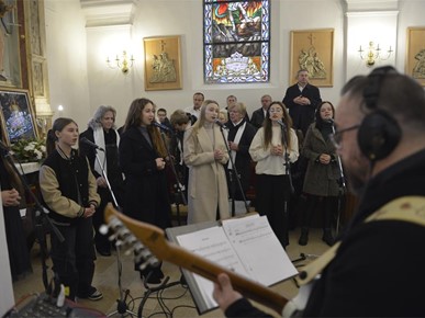 /A/2024/12/A/Biskup Gorski blagoslovio obnovljenu župnu crkvu u Donjoj Stubici (19).JPG