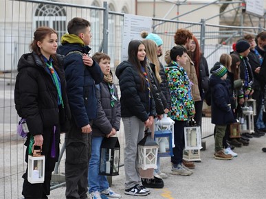 /A/2024/12/C/Betlehemsko svjetlo stiglo u Zagreb2024 (1).JPG