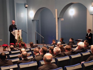 /A/2024/12/E/Predbožićni susret svećenika, redovnika i đakona s nadbiskupom Kutlešom (7).JPG