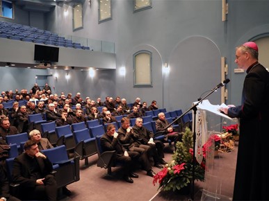 /A/2024/12/E/Predbožićni susret svećenika, redovnika i đakona s nadbiskupom Kutlešom (8).JPG