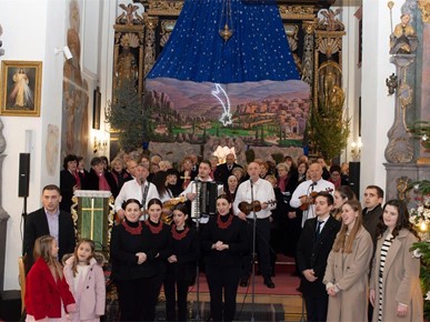 /A/2024/12/F/KONCERT 13.jpg