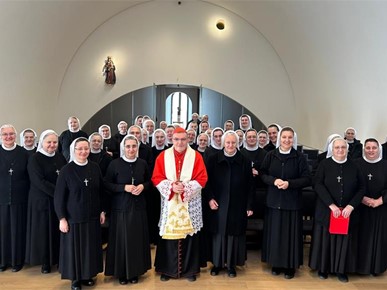 /A/2024/12/F/Kardinal Bozanić pohodio Kuću maticu sestara milosrdnica u Zagrebu2024 (5).jpeg