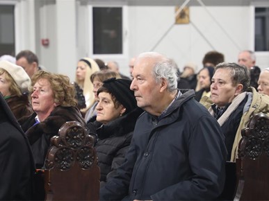 /A/2024/12/Kardinal Bozanić slavio misu bdjenja svetkovine Rođenja Gospodinova/Kardinal Bozanić slavio misu bdjenja svetkovine Rođenja Gospodinova (6).JPG