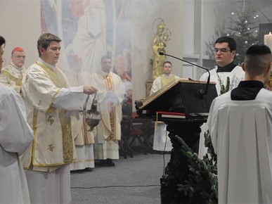 /A/2024/12/Kardinal Bozanić slavio misu bdjenja svetkovine Rođenja Gospodinova/Kardinal Bozanić slavio misu bdjenja svetkovine Rođenja Gospodinova (9).JPG