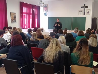 /A/2024/2/A/Održana korizmena duhovna obnova za djelatnike Nadbiskupske klasične gimnazije 240221 (1).jpg