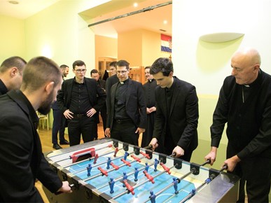 /A/2024/3/D/240314 Nuncij u zagrebačkoj Bogosloviji (2).jpg