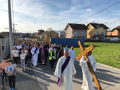 /A/2024/3/E/Održan križni put ulicama Župe sv. Antuna Padovanskog u Sesvetskim Selima (4).jpg