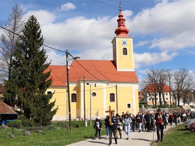 /A/2024/3/E/​Veliki križni put u Župi Vugrovec2024 (1).JPG