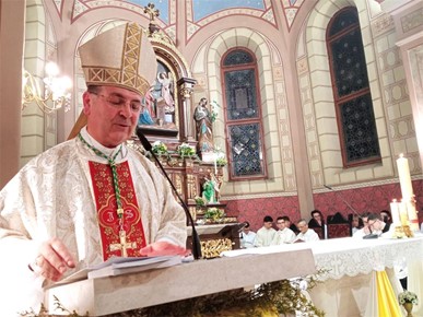 /A/2024/3/I/​Biskup Šaško predvodio Vazmeno bdjenje u Župi Navještenja BDM u Velikoj Gorici2024 (2).jpg