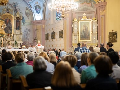 /A/2024/5/A/​Biskup Gorski blagoslovio obnovljenu crkvu Uznesenja Blažene Djevice Marije u Stenjevcu (8).jpg