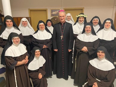 /A/2024/5/C/Nadbiskup Kutleša predvodio misno slavlje proslave svetkovine Gospe Fatimske u Samostanu svete Klare2024 (1).jpg