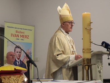 /A/2024/5/C/Nuncij Giorgio Lingua na spomendan bl. Ivana Merza predslavio misu kod isusovaca u Zagrebu (2).jpg
