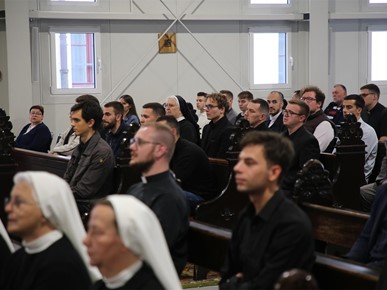 /A/2024/5/C/Slavljena misa zadušnica na prvu godišnjicu smrti biskupa Valentina Pozaića (10).JPG