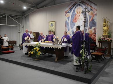 /A/2024/5/C/Slavljena misa zadušnica na prvu godišnjicu smrti biskupa Valentina Pozaića (12).JPG